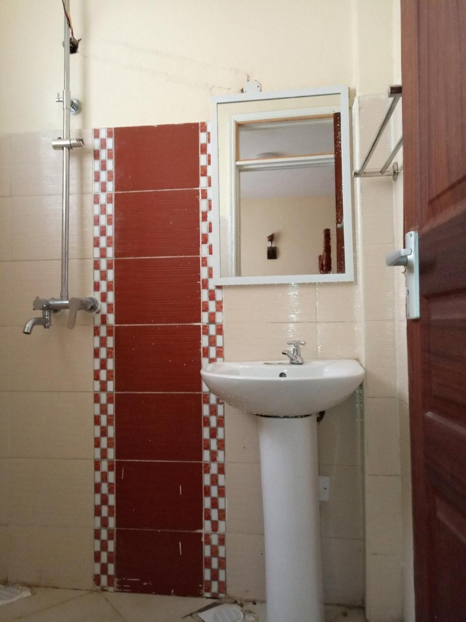 Terminal Homestay Mlolongo Экстерьер фото